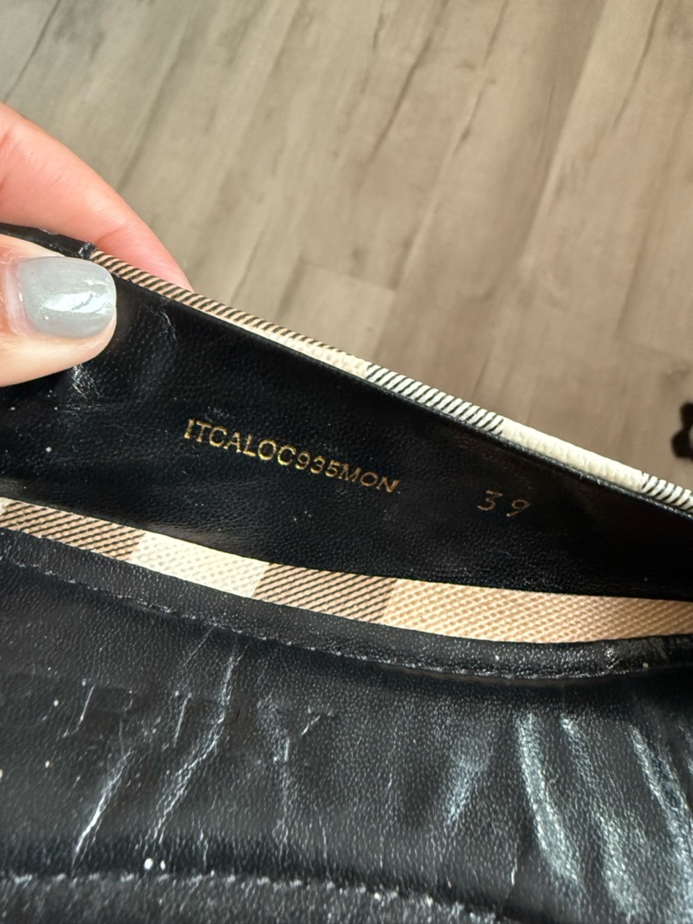 Classic Burberry Black Plaid Ballet Flats - Picture 6 of 6